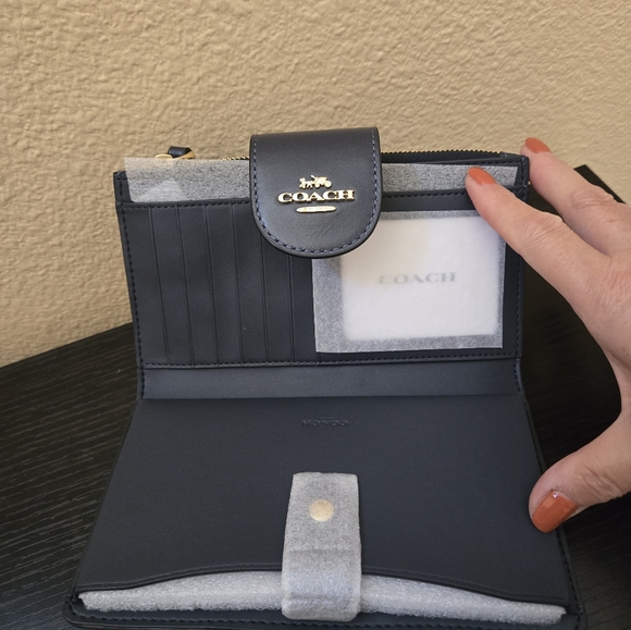 Coach Phone Wallet In Signature Jaquard - Picture 9 of 12